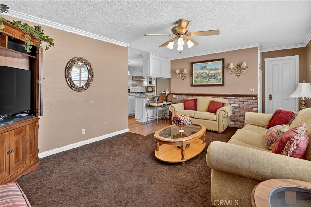 10248 Redwood Avenue Property Photo 6