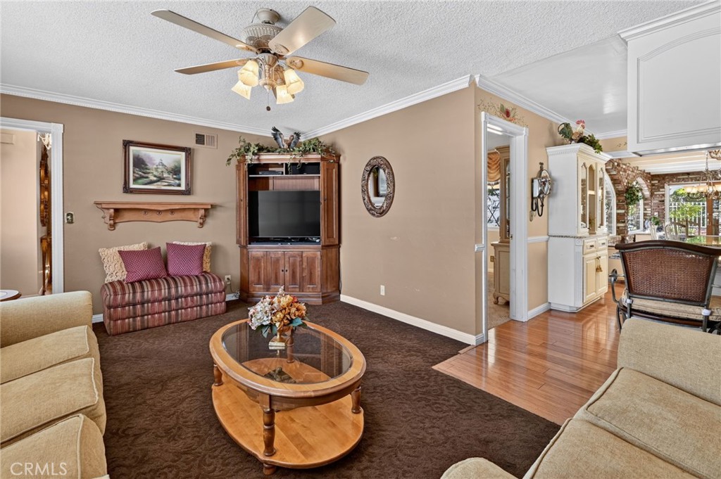 10248 Redwood Avenue Property Photo 7