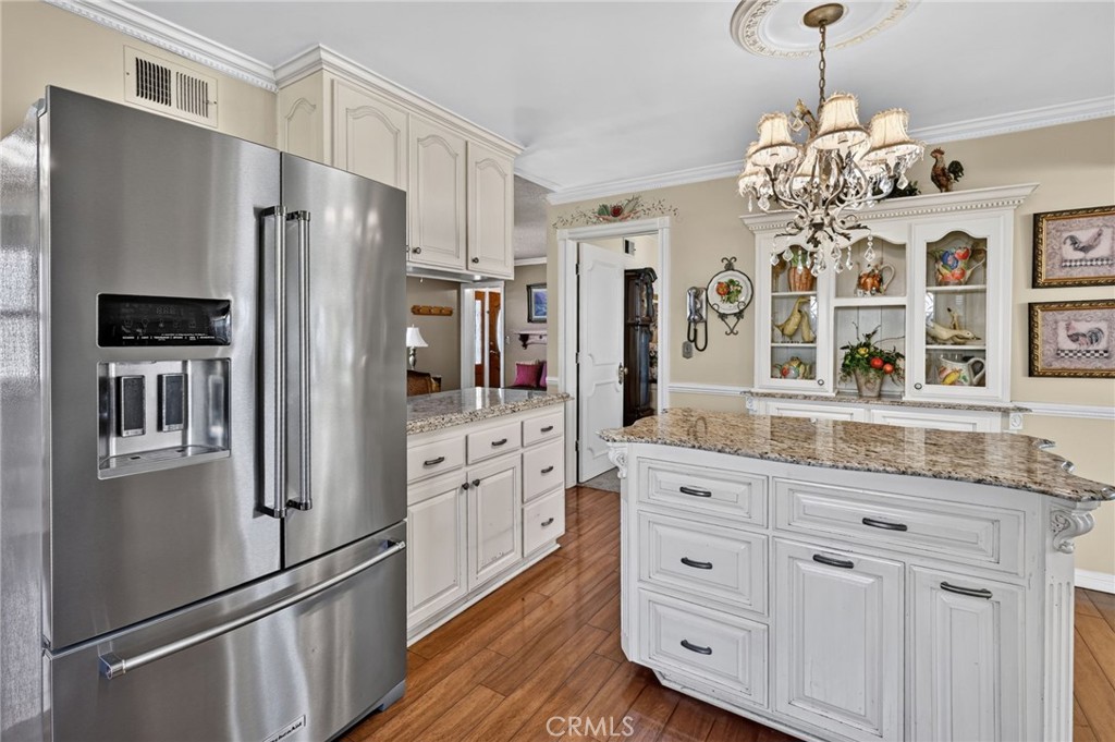 10248 Redwood Avenue Property Photo 16