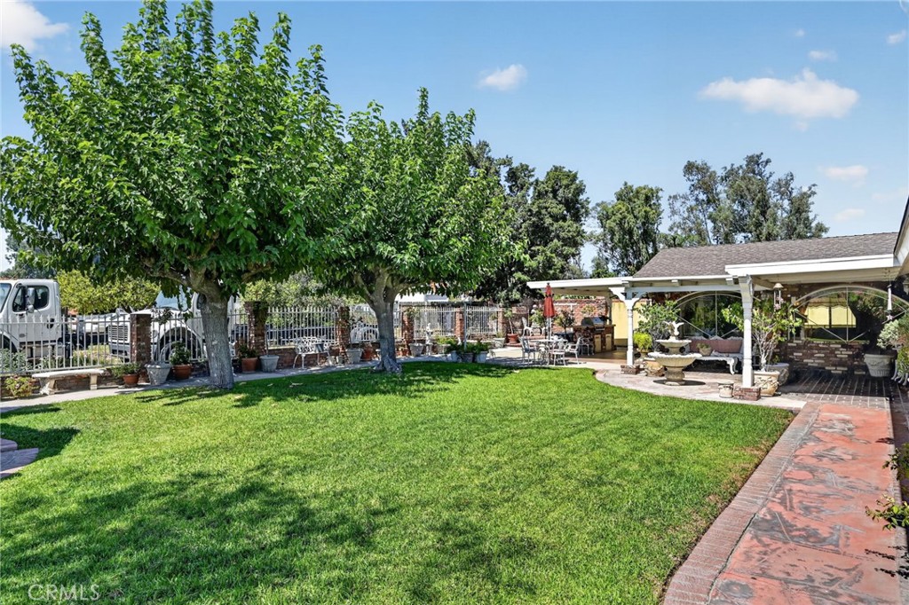 10248 Redwood Avenue Property Photo 35