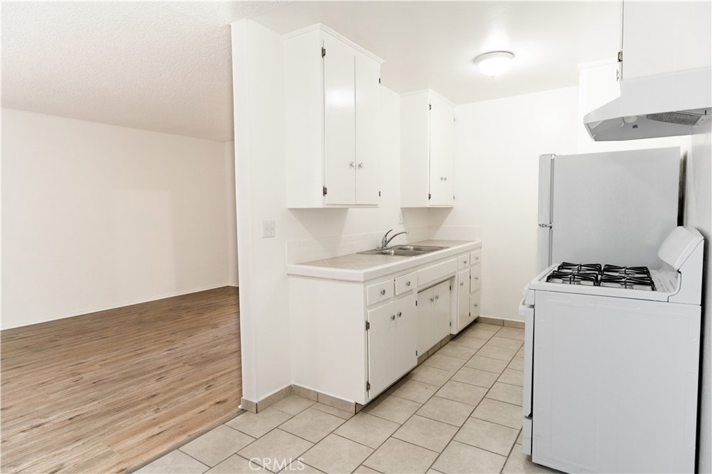 11441 Asher Street Property Photo 10