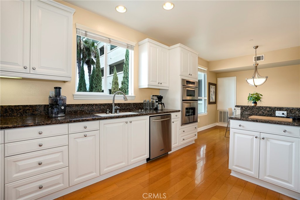 1000 E Ocean Boulevard 510 Property Photo 10