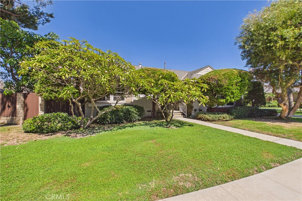 1902 Lees Avenue Property Photo 3