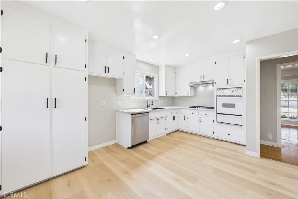 1902 Lees Avenue Property Photo 10