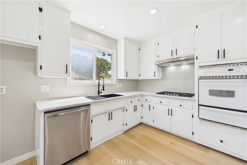 1902 Lees Avenue Property Photo 11
