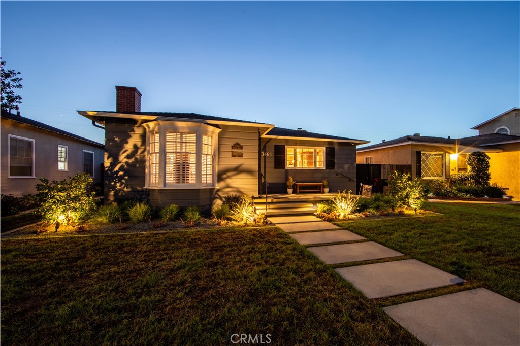 3461 Gaviota Avenue Property Photo 3