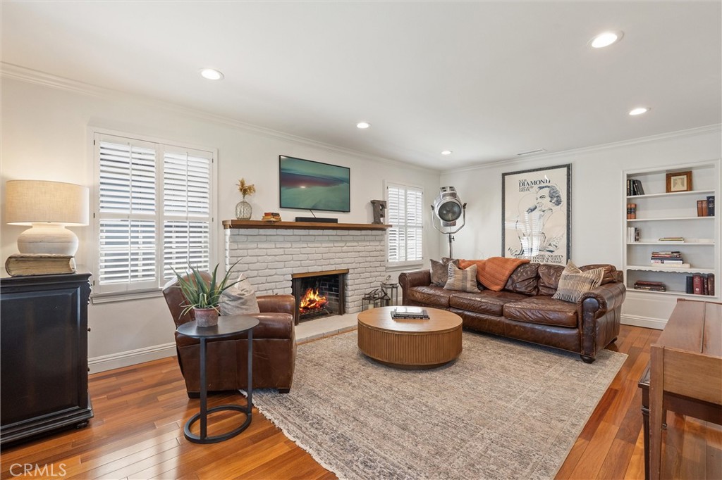 3461 Gaviota Avenue Property Photo 4