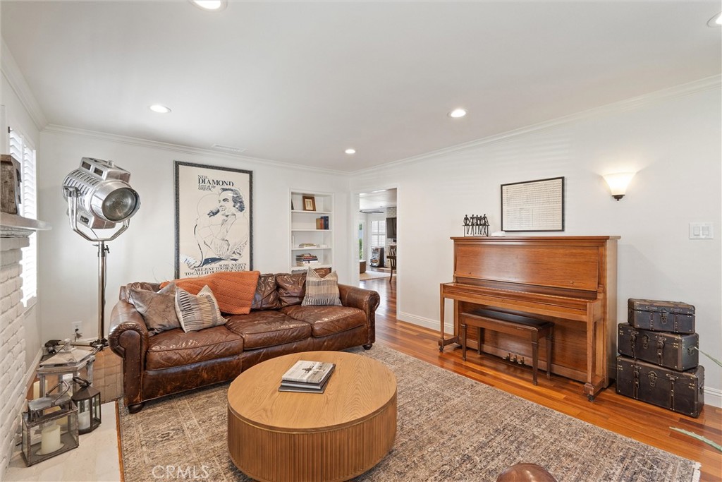 3461 Gaviota Avenue Property Photo 6