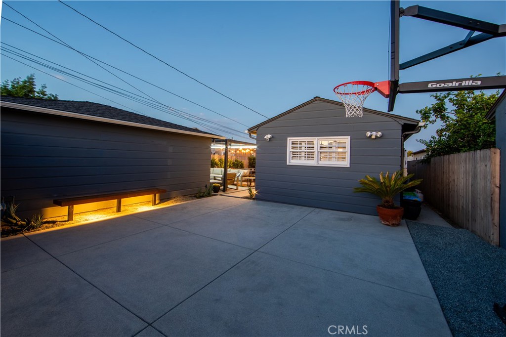 3461 Gaviota Avenue Property Photo 37