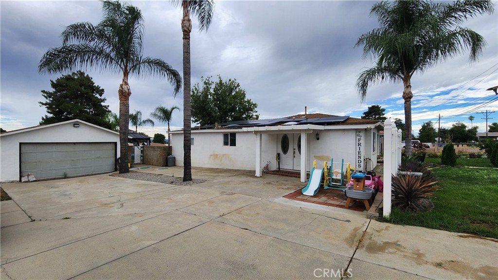 39063 Vineland Street Property Photo 2