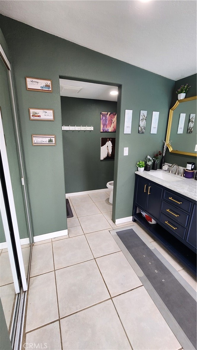39063 Vineland Street Property Photo 11