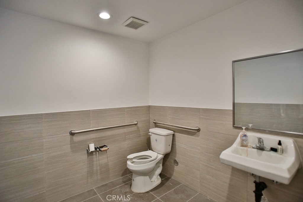 502 W 17th Street Property Photo 19