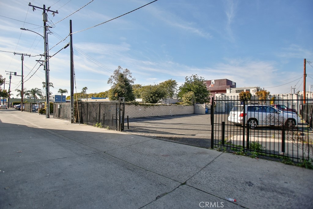 502 W 17th Street Property Photo 21