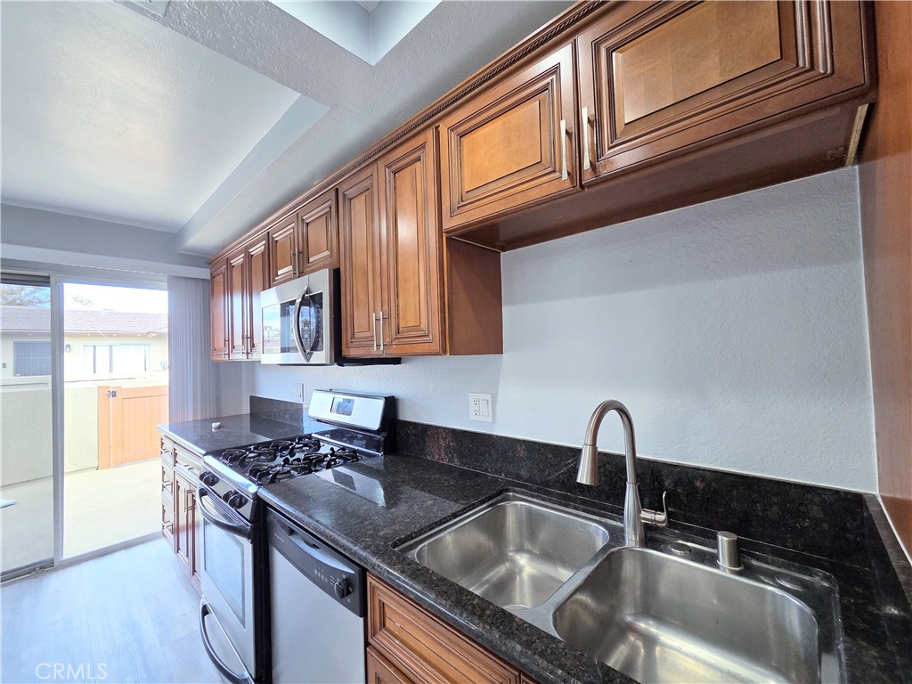 12526 Cuesta Drive Property Photo 10
