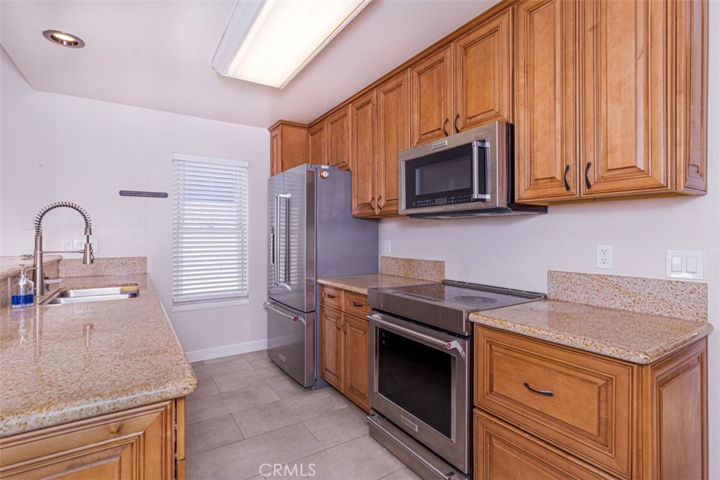1737 N Tympani Property Photo 3