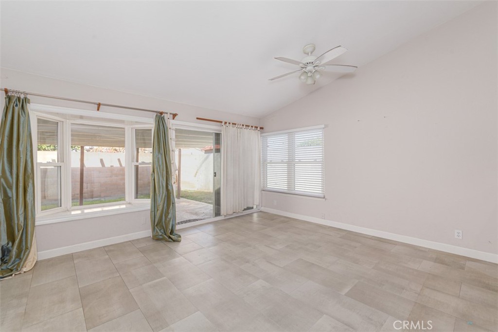 1737 N Tympani Property Photo 5