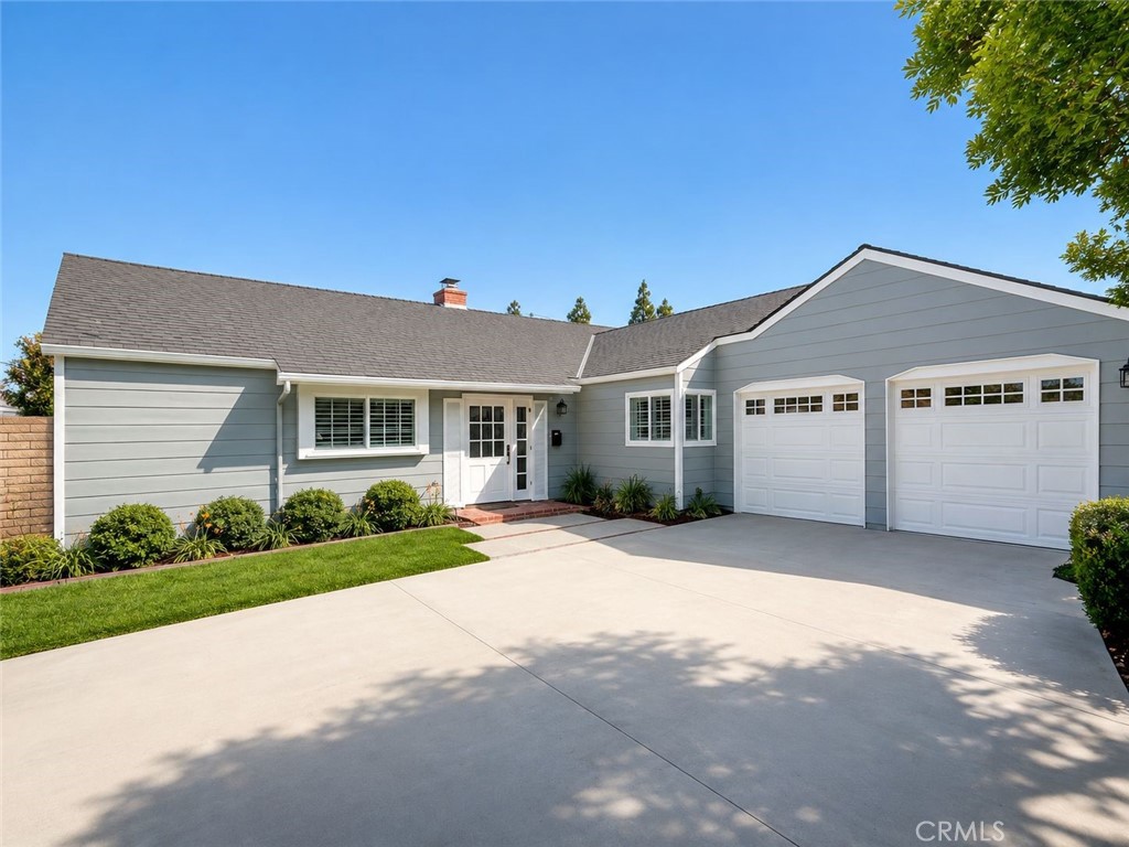 1429 E Fairway Property Photo 2