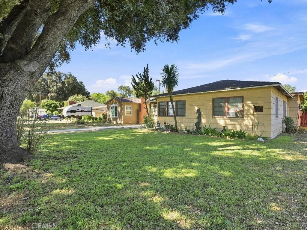 211 Martha Place Property Photo 2