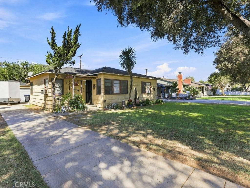 211 Martha Place Property Photo 3