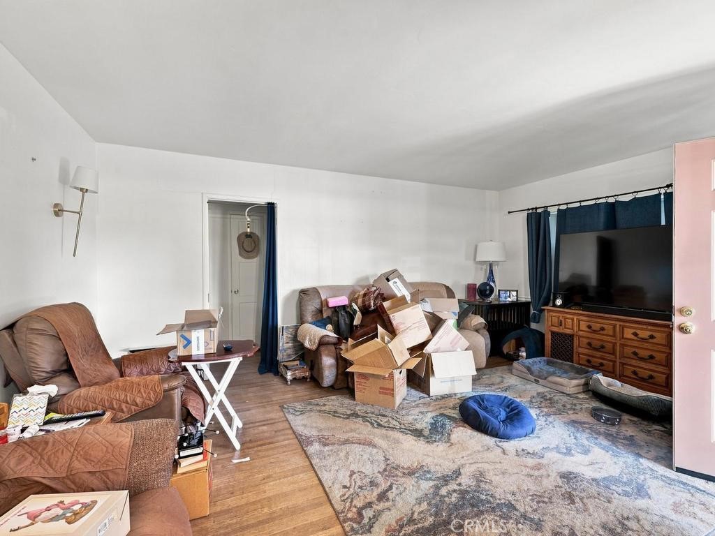211 Martha Place Property Photo 6