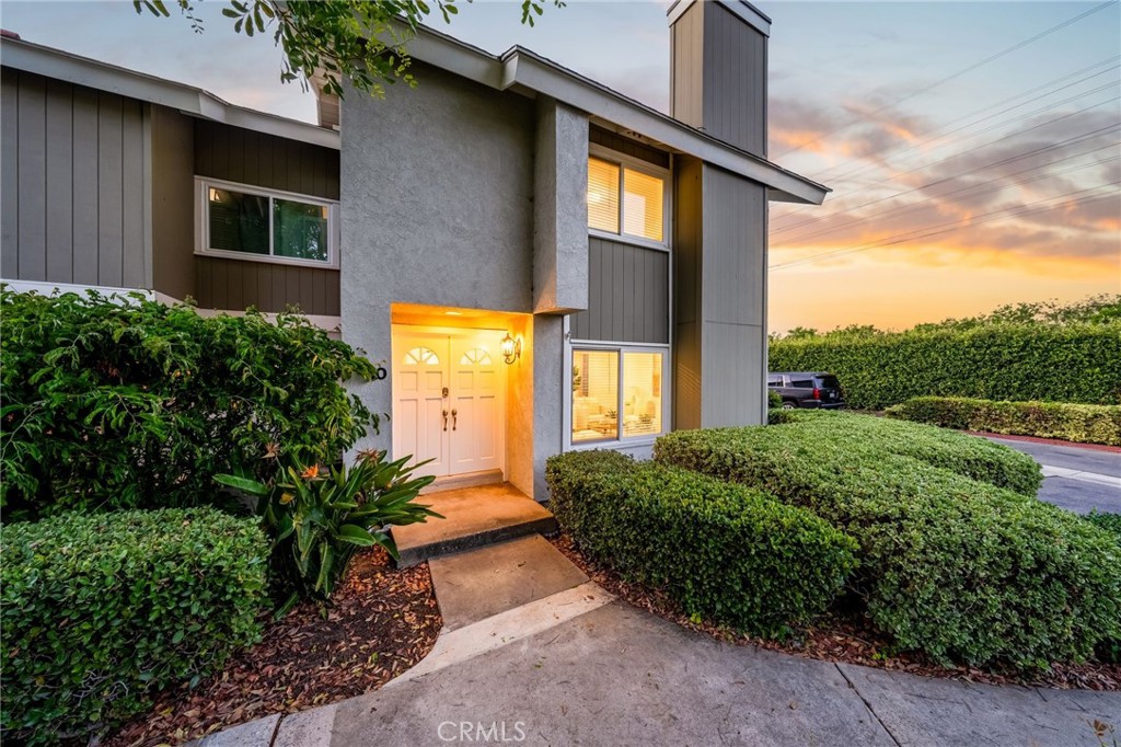 10 Goldenbush Property Photo 3