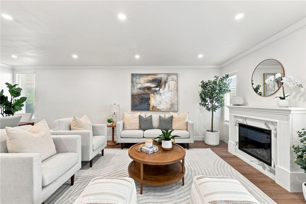 10 Goldenbush Property Photo 7