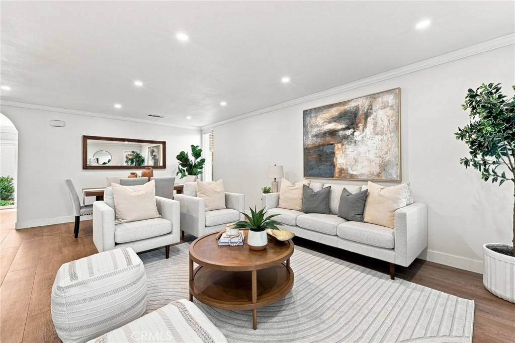 10 Goldenbush Property Photo 8