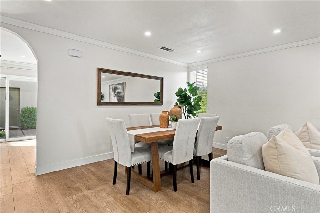10 Goldenbush Property Photo 12