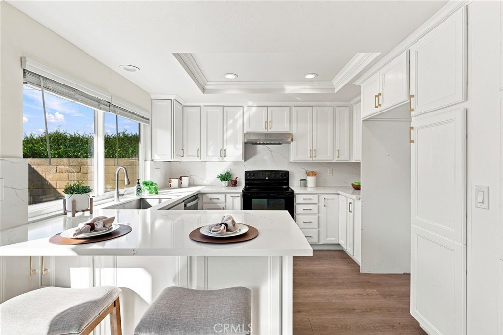 10 Goldenbush Property Photo 18