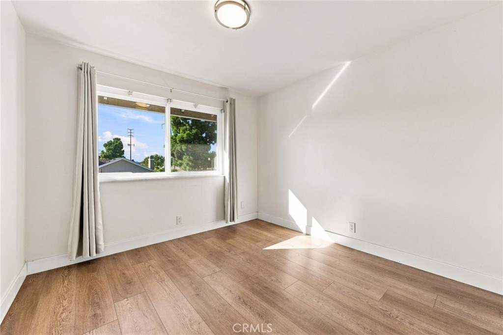 10 Goldenbush Property Photo 39