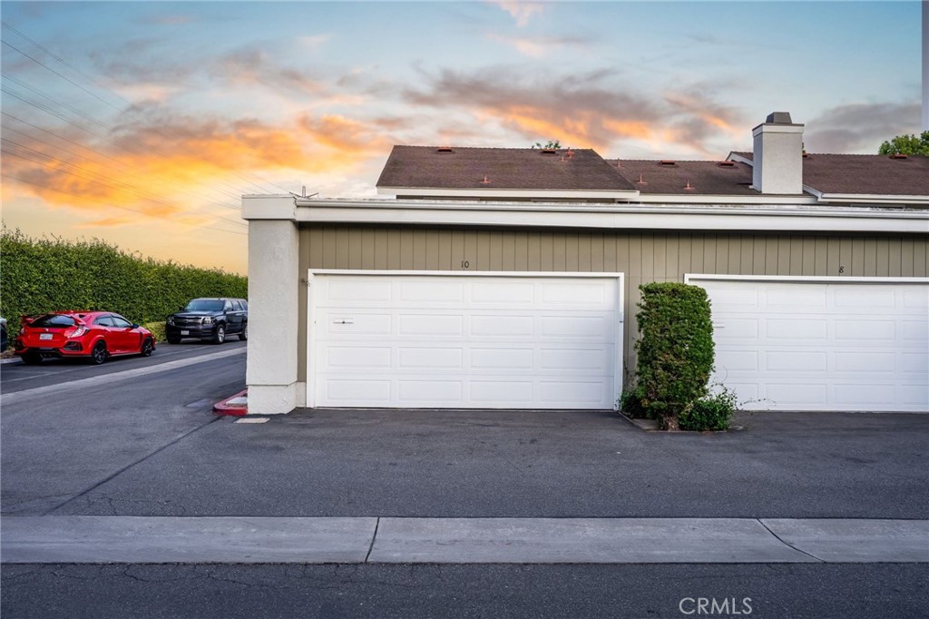 10 Goldenbush Property Photo 44
