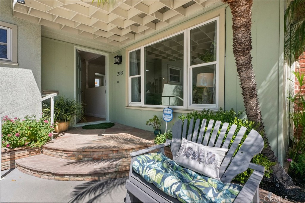 2019 Valencia Property Photo 6