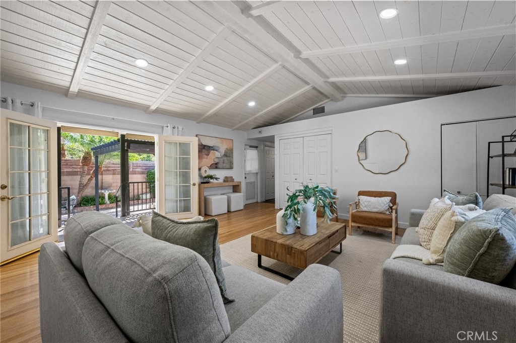 2019 Valencia Property Photo 22