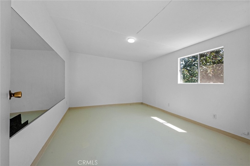 2019 Valencia Property Photo 48