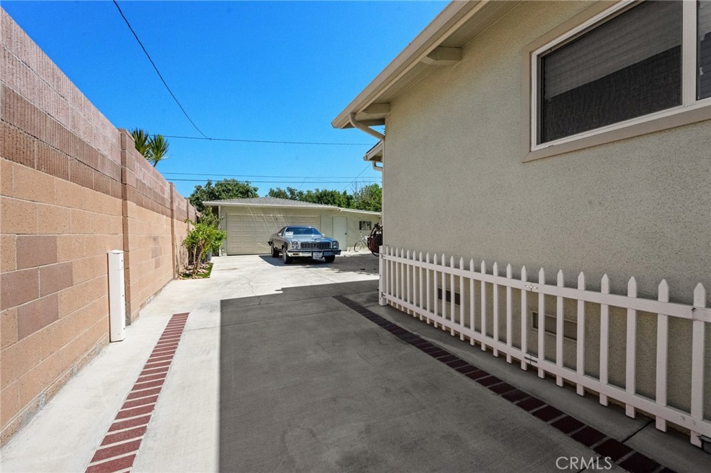 2019 Valencia Property Photo 68