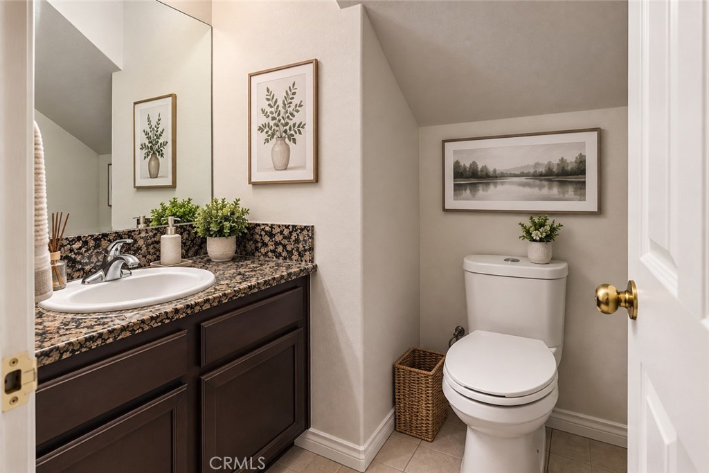 1136 N Euclid 14 Property Photo 12