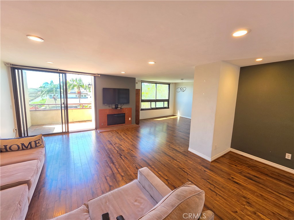 8828 Pershing Property Photo 1