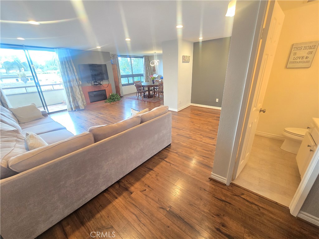 8828 Pershing Property Photo 4