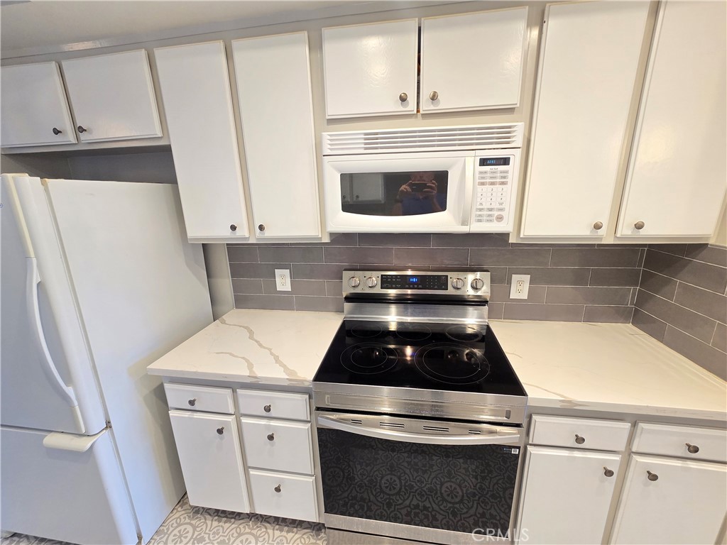 8828 Pershing Property Photo 9