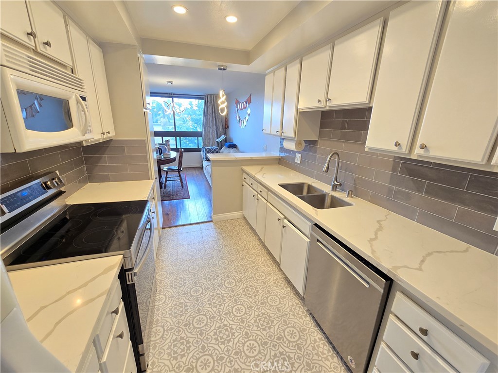 8828 Pershing Property Photo 11