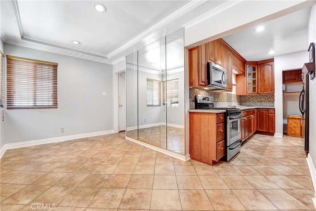 727 W 137th Place Property Photo 17