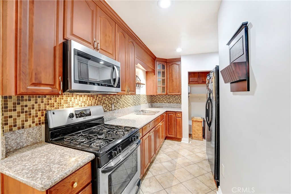 727 W 137th Place Property Photo 18