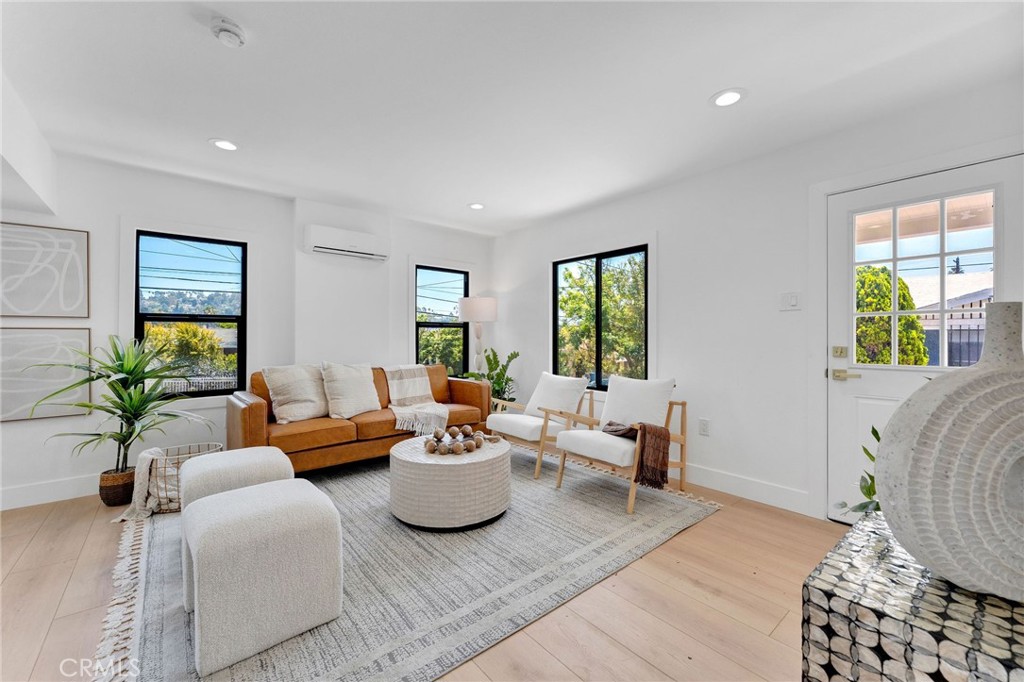 1325 Talmadge Street Property Photo 4