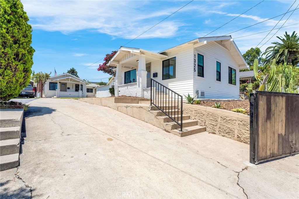 1325 Talmadge Street Property Photo 23