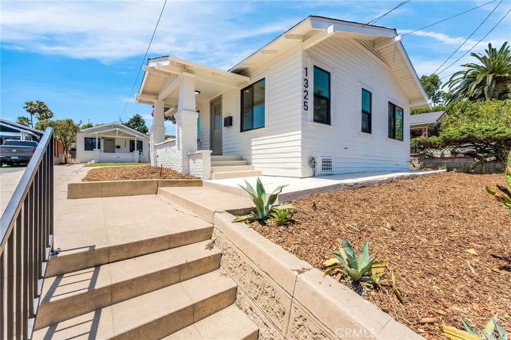 1325 Talmadge Street Property Photo 24