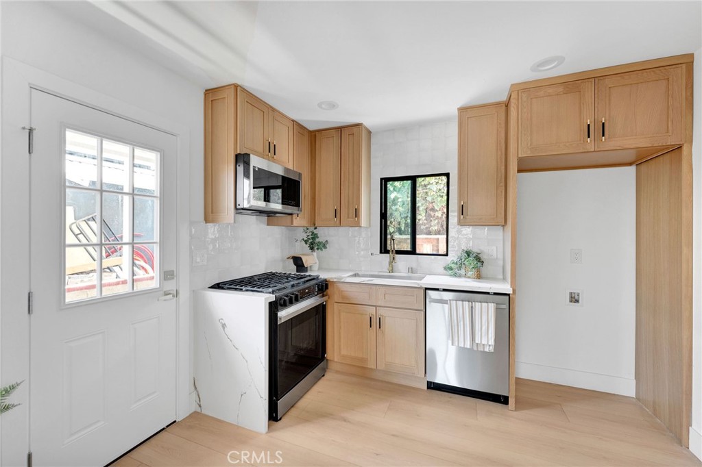 1325 Talmadge Street Property Photo 31