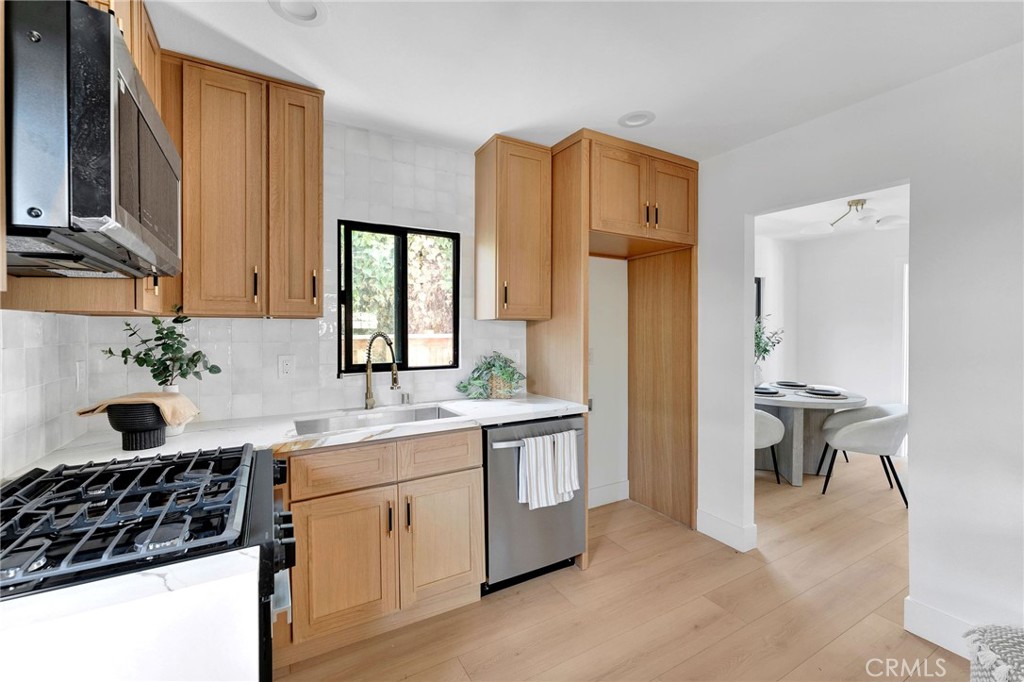 1325 Talmadge Street Property Photo 32