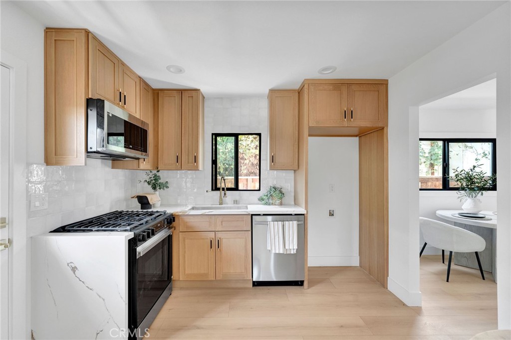 1325 Talmadge Street Property Photo 34