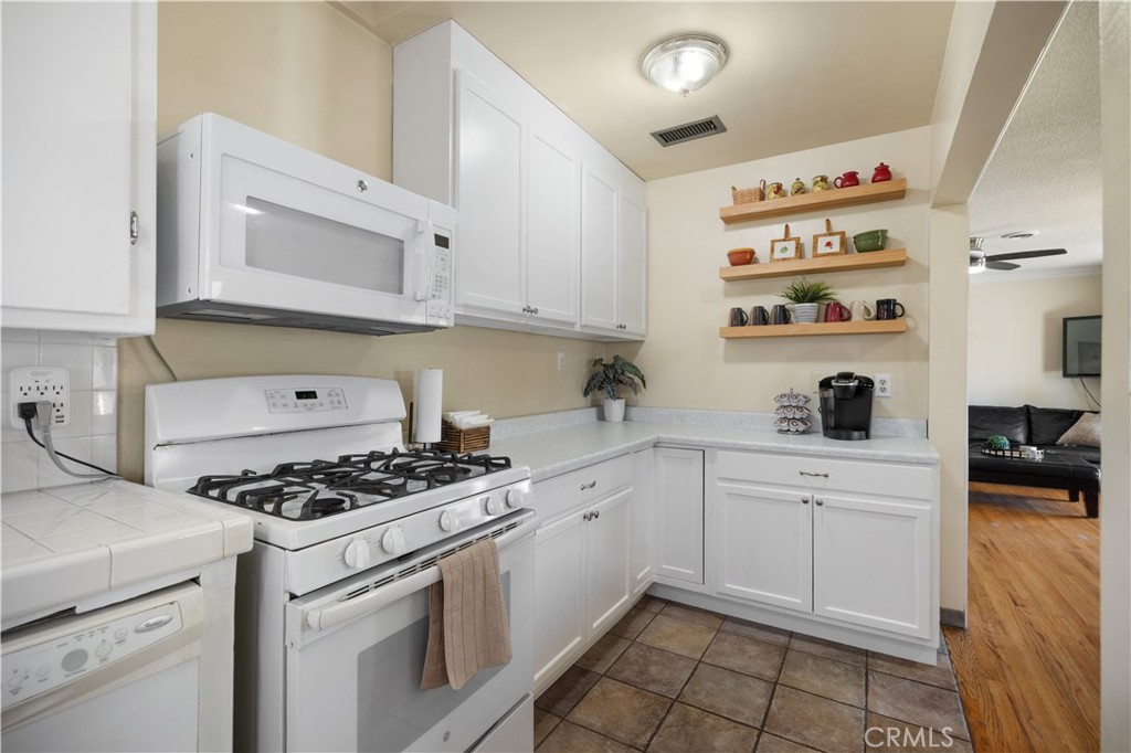 2430 Gregory Property Photo 14