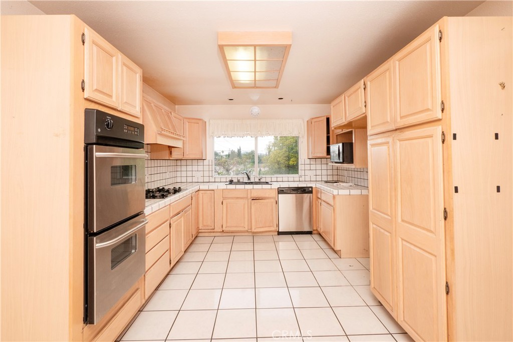 2913 Montezuma Property Photo 13
